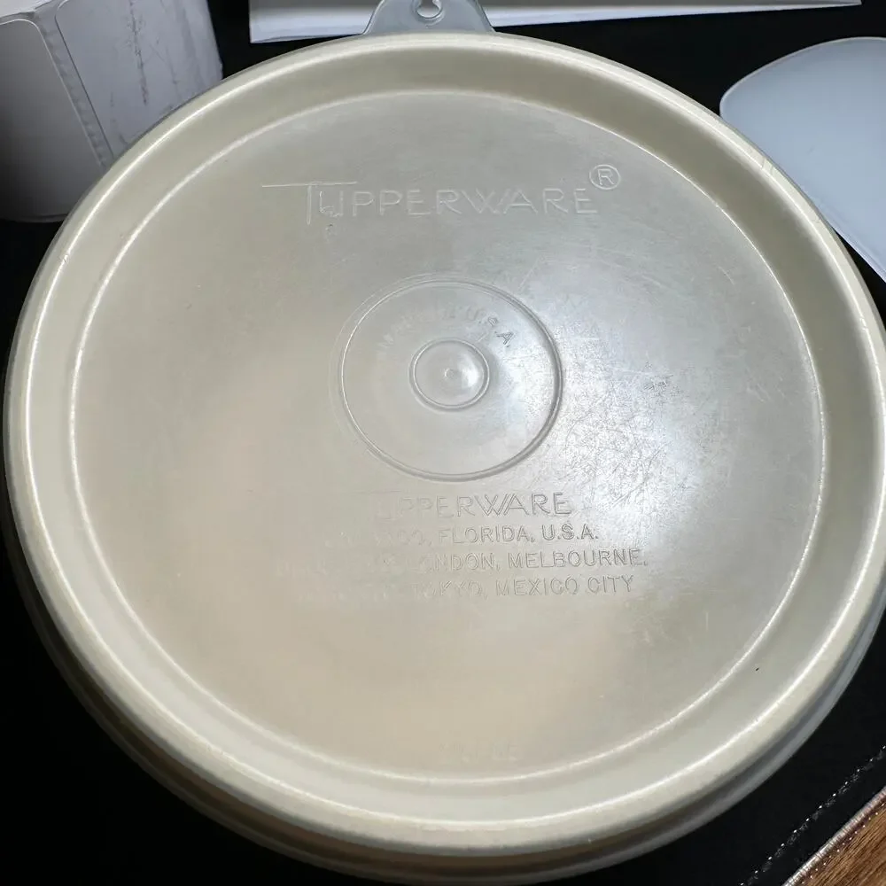 Vintage Tupperware Servalier Bowls Lot 3 w Lids Microwave Reheatable Pink Almond